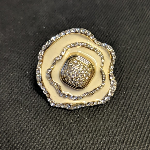 Ring - Picture 1 of 3